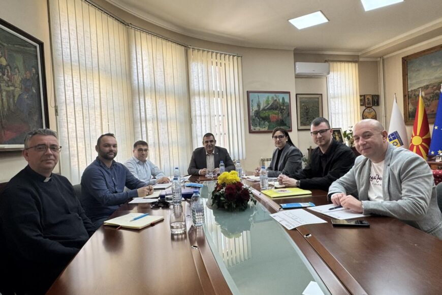 Претставници на Македонски Каритас го запознаа градоначалникот Петар Јанков со проектот за климатска отпорност во Општина Струмица