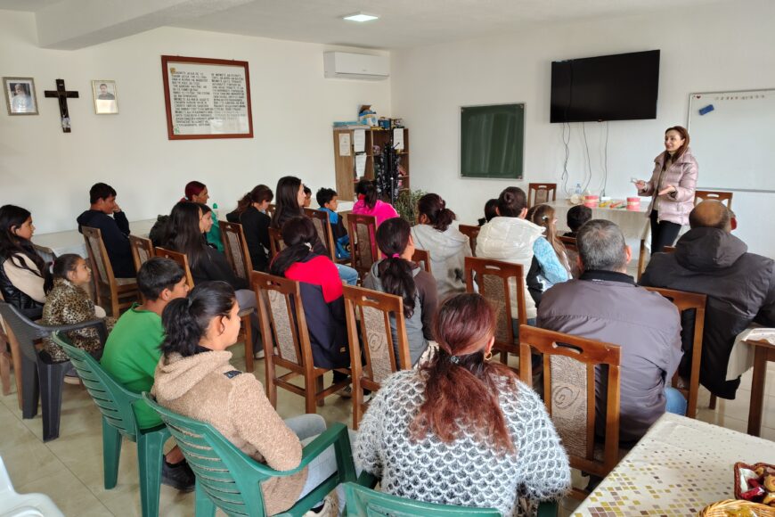 Проф. д-р Елизабета Ѓоргиевска одржа работилница за родители во Сарај – општина Босилово